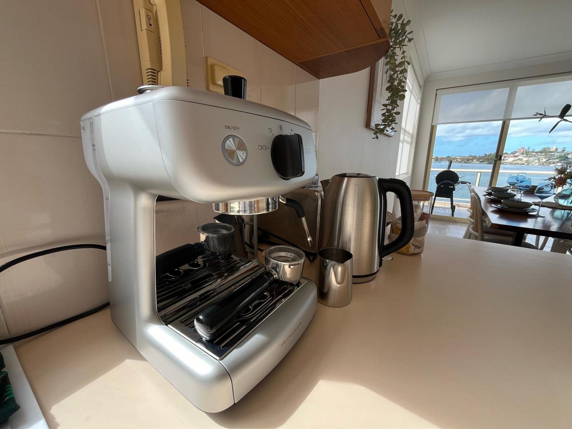 Casa vacanze Stunning Waterfront Townhouse With Shared Swimpool, Harbour View And Free P Sydney